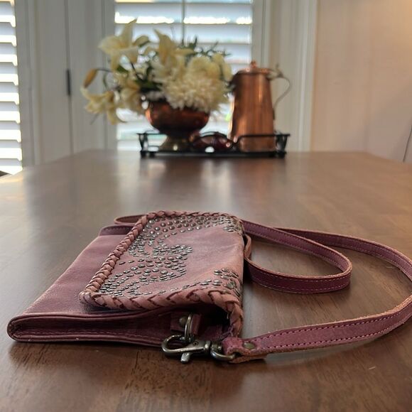 Idyllwind Miranda Lambert Mauve Studded Leather Crossbody Shoulder Bag Purse - Picture 11 of 11
